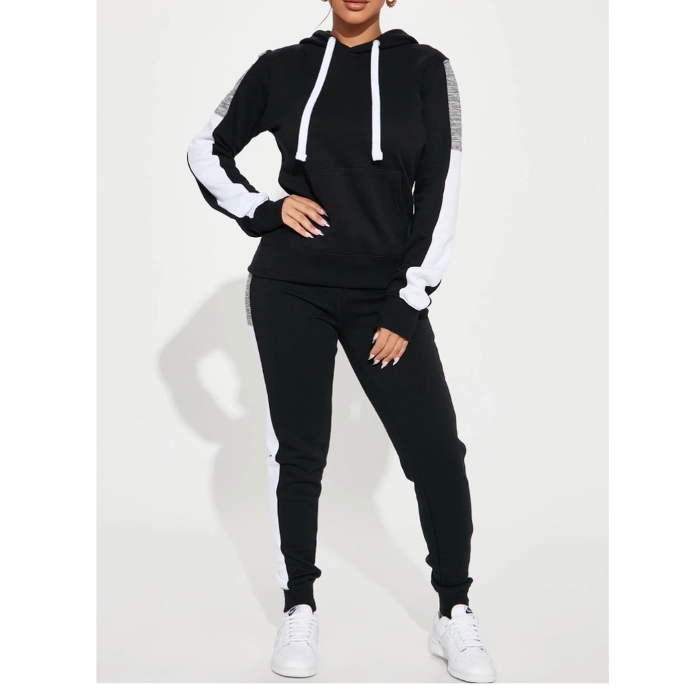 ✨Black Analissa Jogger Set, Small✨